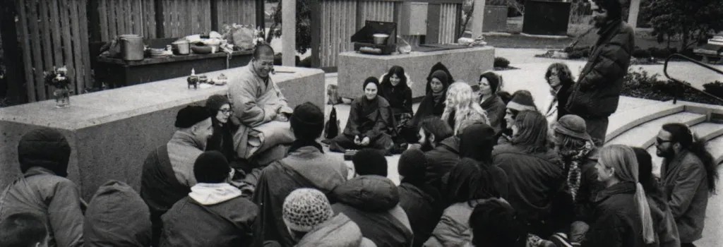 Venerable Master Hsuan Hua with disciples